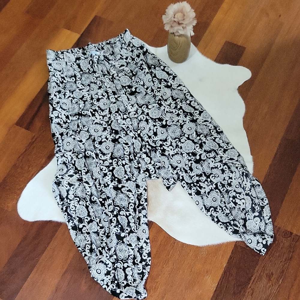 Boho Black & White Split Leg Pants M